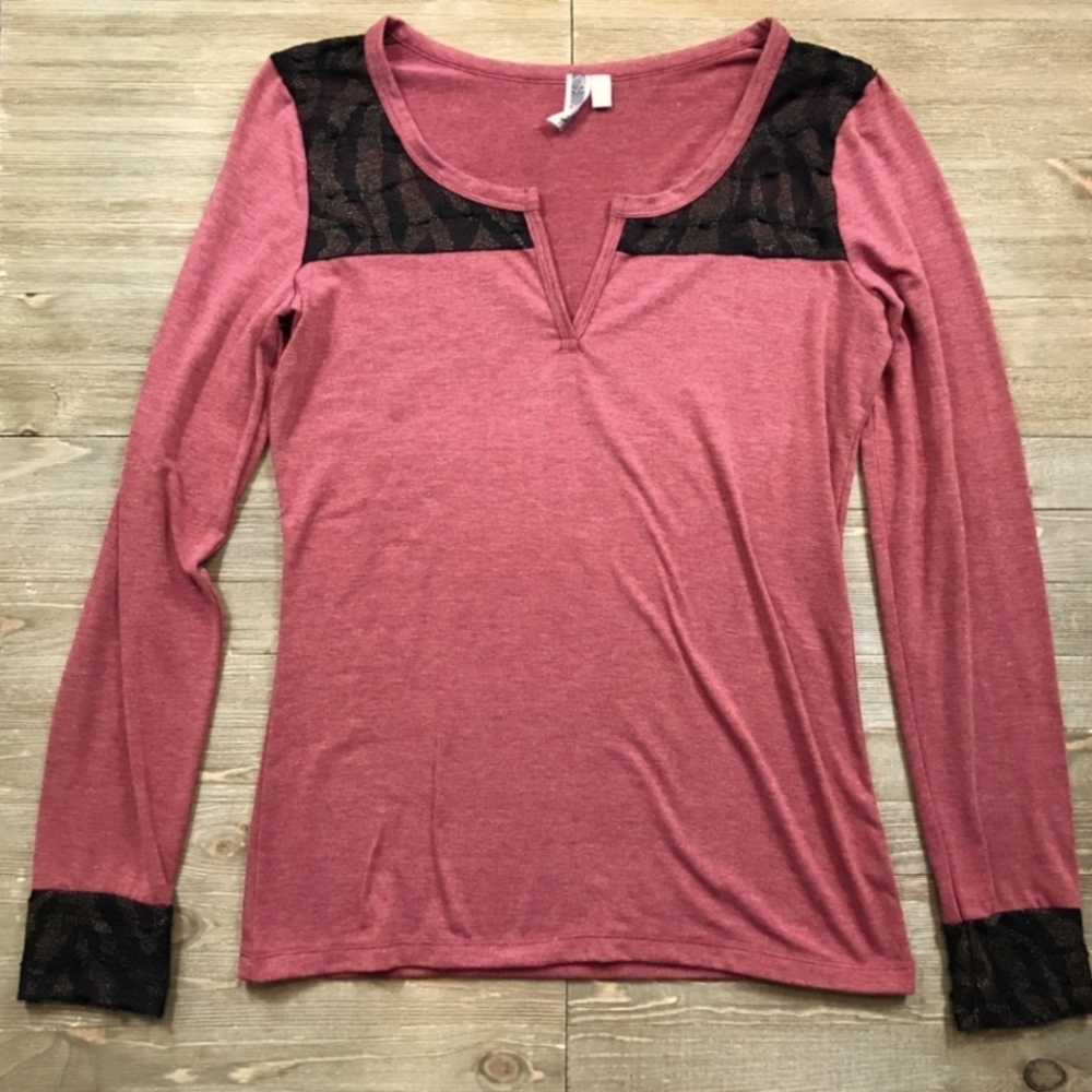 BKE Red and Black Lace Detail Long Sleeve Top Size Small